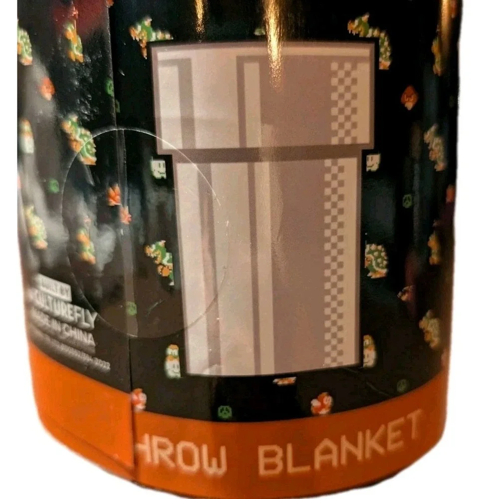 Super Mario Bros Throw‎ Blanket Nintendo CultureFly Retro Gamer Gift NWT